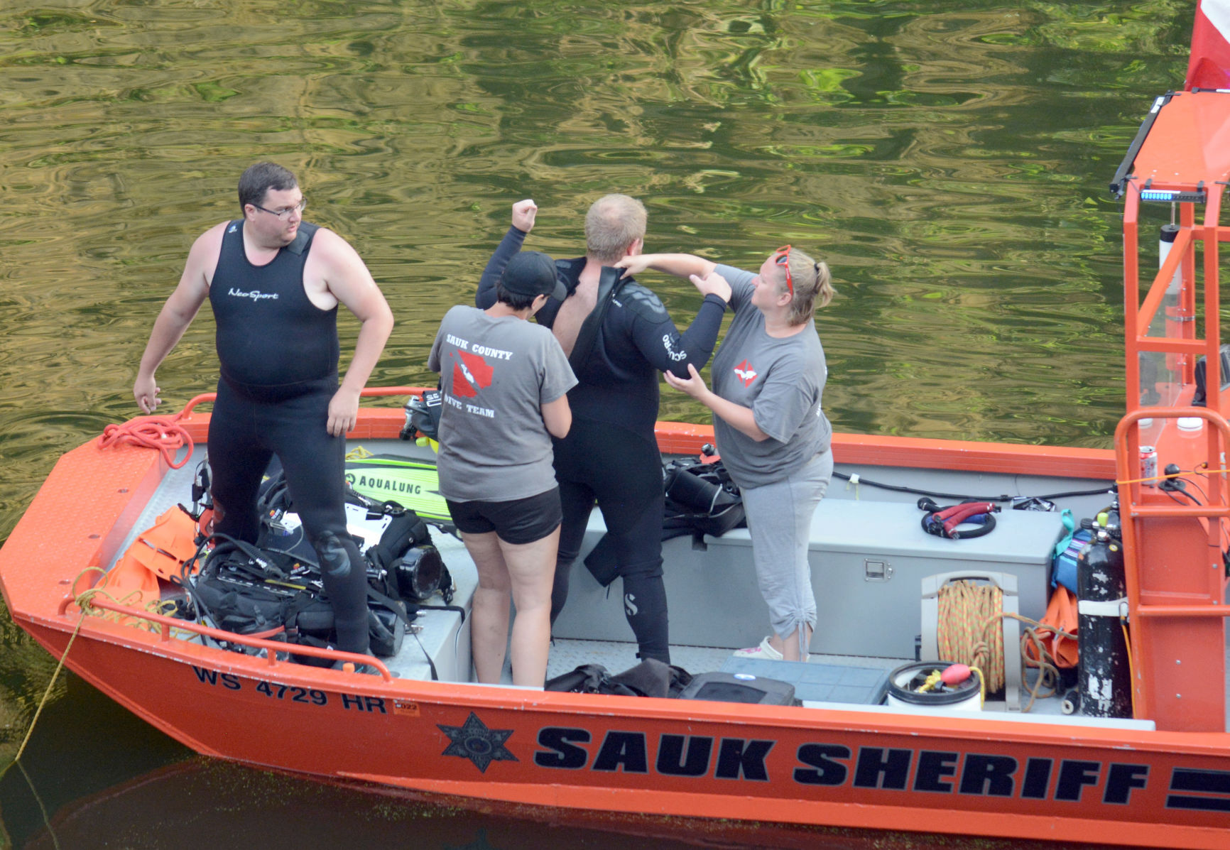Vehicle reportedly falls into Mirror Lake